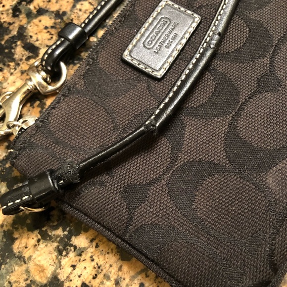 Coach - Picture 4 of 5